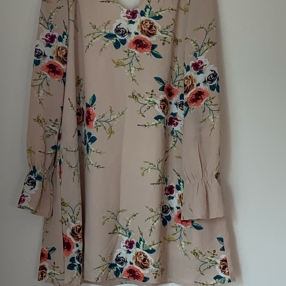 Dress - Picture 2 of 4